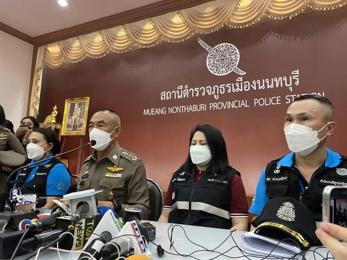 Tìm thấy vật lạ khi khám nghiệm tử thi minh tinh Chiếc lá cuốn bay - 1 Tìm thấy vật lạ khi khám nghiệm tử thi minh tinh Chiếc lá cuốn bay - 1