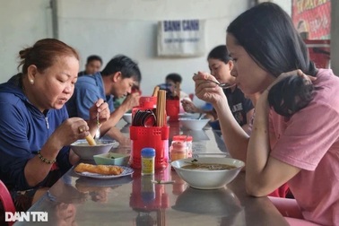 Đà Nẵng dự kiến cho hàng quán bán tại chỗ từ ngày 16/10