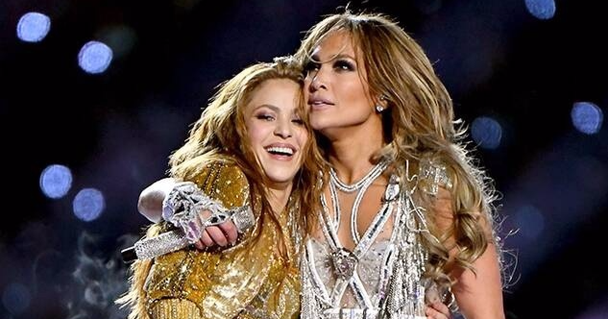 Trang phục hở bạo của Jennifer Lopez và Shakira bị chê | Báo Dân trí