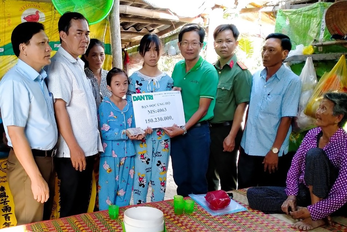 Làm tốt hoạt động nhân ái, PV Dân trí được tặng giấy khen - 2 Làm tốt hoạt động nhân ái, PV Dân trí được tặng giấy khen - 2