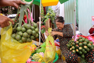 Mục sở thị chợ "Se duyên kết tóc" lâu đời nhất Sài Gòn
