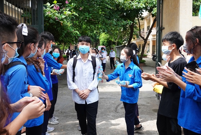 Thêm học sinh khối 9 trên địa bàn Hà Nội đi học trực tiếp từ 22/11. Ảnh: XQ
