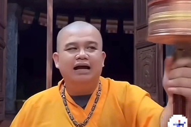 Sư thầy "triệu view" livestream bán hàng trên TikTok