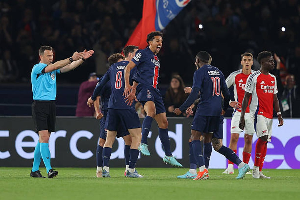 HLV Enrique tiết lộ bí quyết đánh bại Arsenal và các đội bóng Anh - 1 HLV Enrique tiết lộ bí quyết đánh bại Arsenal và các đội bóng Anh - 1