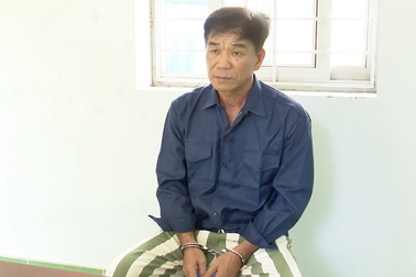 Khởi tố người đàn ông dùng dao chém tình địch và vợ hờ