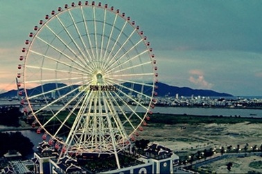 Qua ống kính trẻ