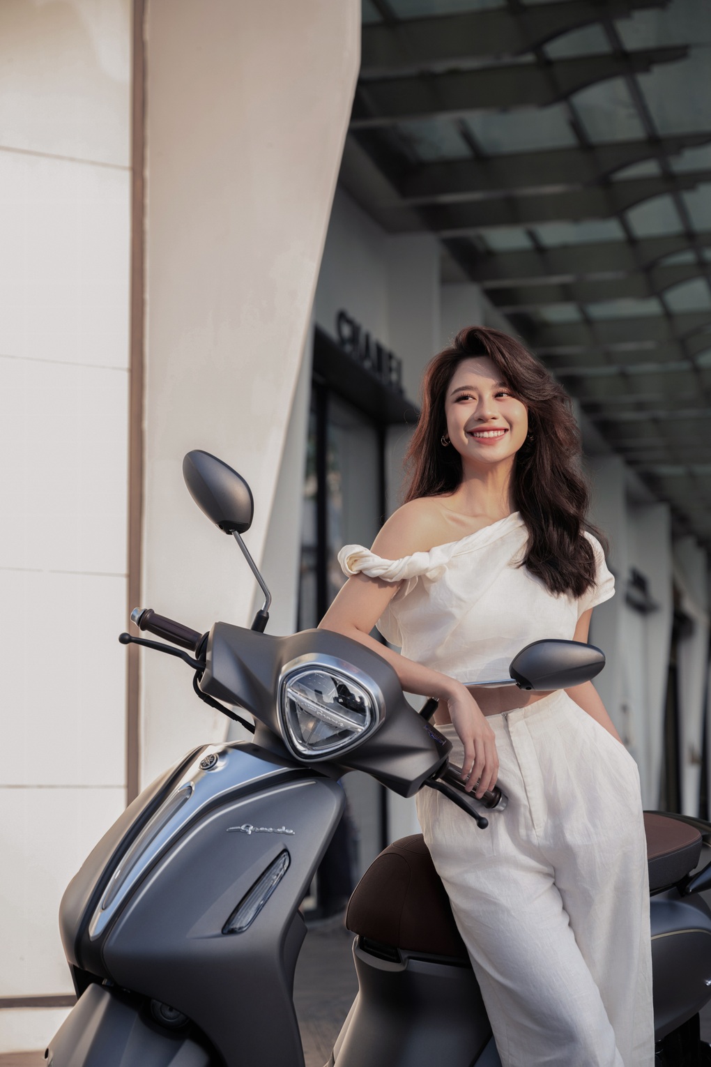 Hàn Hằng biến hóa đa dạng phong cách, làm mới bản thân với Yamaha Grande - 1 Hàn Hằng biến hóa đa dạng phong cách, làm mới bản thân với Yamaha Grande - 1