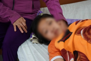 "Chỉ xử lý hành chính vụ nữ sinh 12 tuổi bị hành hung là chưa thỏa đáng"