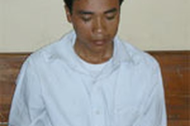 Bắt đối tượng hiếp dâm nữ sinh trong nhà vệ sinh