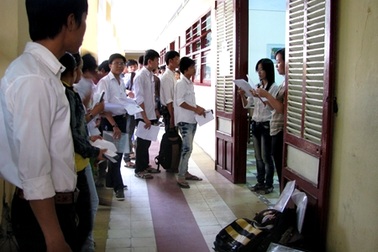 Vì sao nhiều trường gặp khó trong tuyển sinh năm 2012?