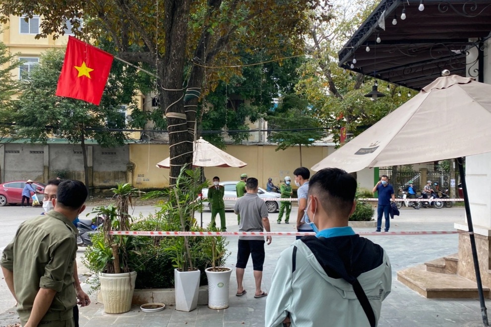 Nổ súng giữa ban ngày tại Vinh, một người bị thương - 1 Nổ súng giữa ban ngày tại Vinh, một người bị thương - 1