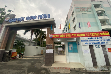 Vì sao 138 nhân viên y tế bệnh viện hạng 1 ở TPHCM nghỉ việc?