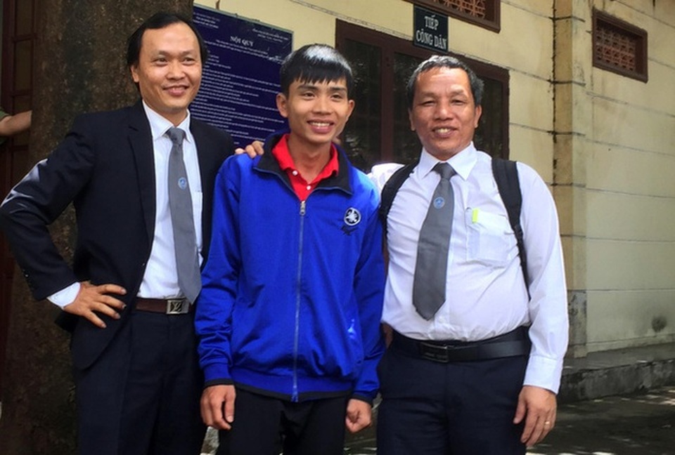 Vụ làm mẹ tuổi 13, suýt làm bà ở tuổi 26: Tòa tối cao bác kháng nghị - 1 Vụ làm mẹ tuổi 13, suýt làm bà ở tuổi 26: Tòa tối cao bác kháng nghị - 1