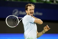Daniil Medvedev vỡ mộng vô địch Dubai Open 2025