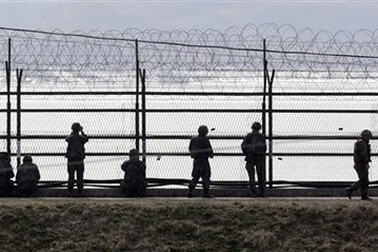 Triều Tiên bất ngờ tuyên bố thả 6 người Hàn Quốc vượt biên