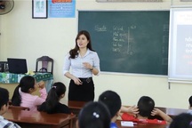 Cô hiệu phó mở lớp dạy kỹ năng sống miễn phí cho học sinh