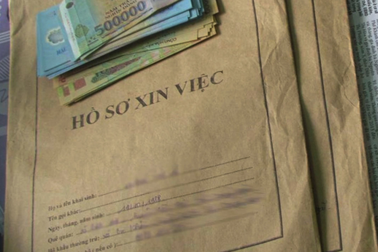 Giáo viên hợp đồng miền núi sập bẫy "chạy" biên chế