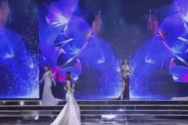 Thí sinh Hoa hậu Hoàn vũ ngã "bổ nhào", lộ eo kém thon đêm bán kết