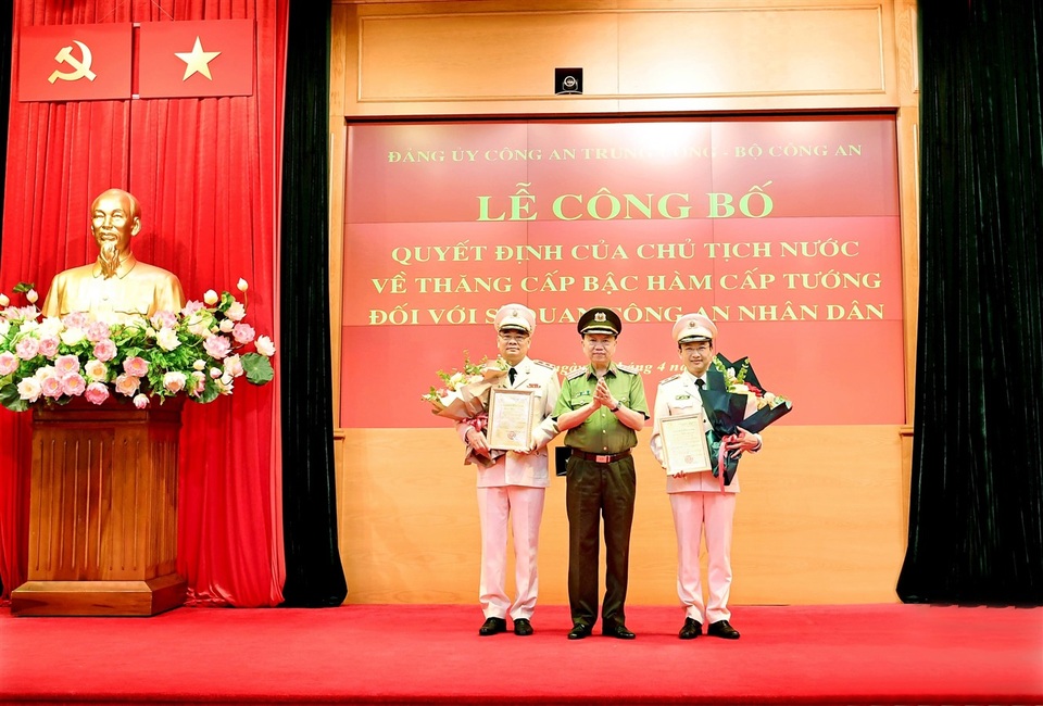 Tướng Tô Ân Xô - người phát ngôn Bộ Công an được thăng hàm Trung tướng - 2 Tướng Tô Ân Xô - người phát ngôn Bộ Công an được thăng hàm Trung tướng - 2