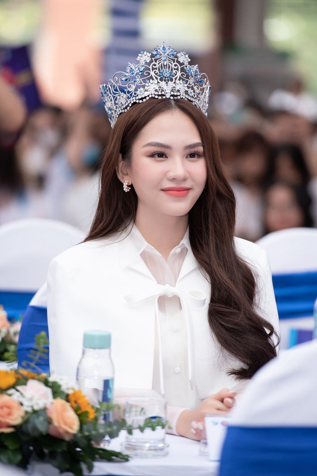 Hoa hậu Mai Phương nói gì về quyết định nhận con nuôi ở tuổi 23? - 1 Hoa hậu Mai Phương nói gì về quyết định nhận con nuôi ở tuổi 23? - 1