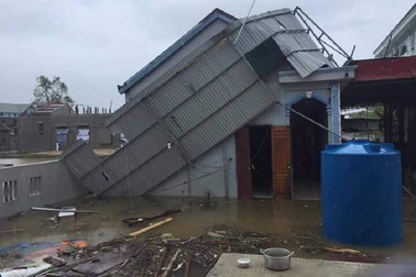 4 người chết, 8 người bị thương do bão số 10