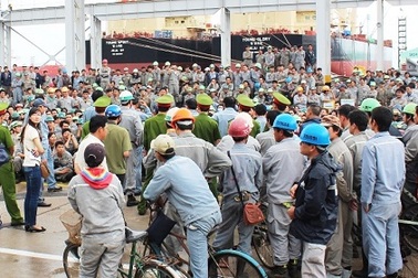 Công nhân Hyundai Vinashin được tăng 12% lương sau đình công