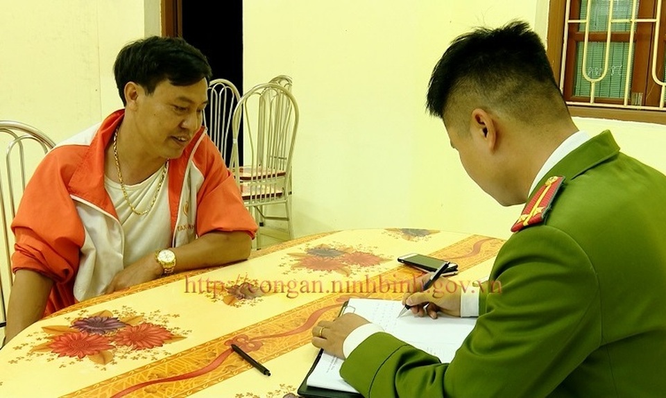 Tranh giành khách, tài xế taxi gọi người nhà đánh đồng nghiệp nhập viện - 1 Tranh giành khách, tài xế taxi gọi người nhà đánh đồng nghiệp nhập viện - 1