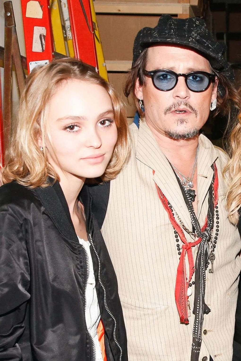 Chờ cha ruột thoát khỏi bão scandal, Lily-Rose Depp lập tức gây bão - 2 Chờ cha ruột thoát khỏi bão scandal, Lily-Rose Depp lập tức gây bão - 2