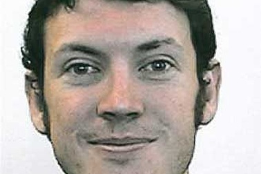 Chân dung kẻ thảm sát 12 người trong rạp chiếu phim