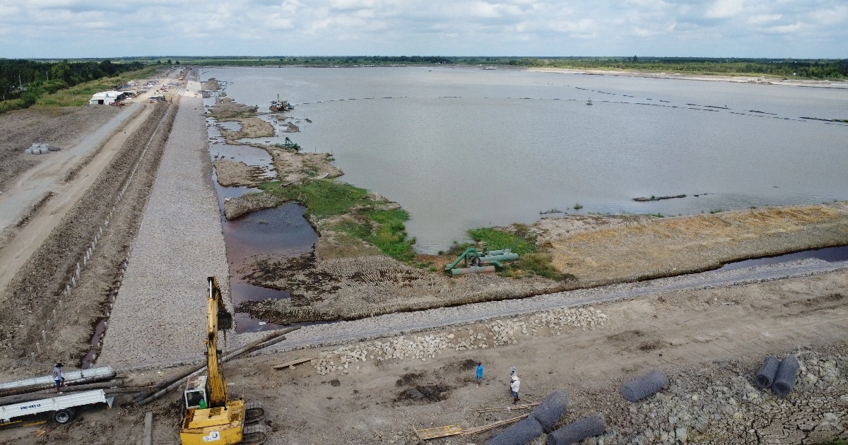 View - Công trình hồ nước ngọt lớn nhất Cà Mau 3 năm "đội vốn" hàng chục tỷ đồng | Báo Dân trí