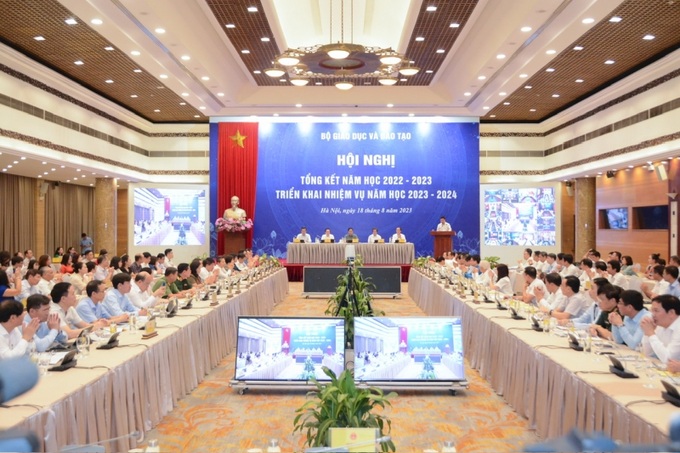 Hội nghị tổng kết năm học 2022-2023, triển khai nhiệm vụ năm học 2023-2024 toàn ngành.