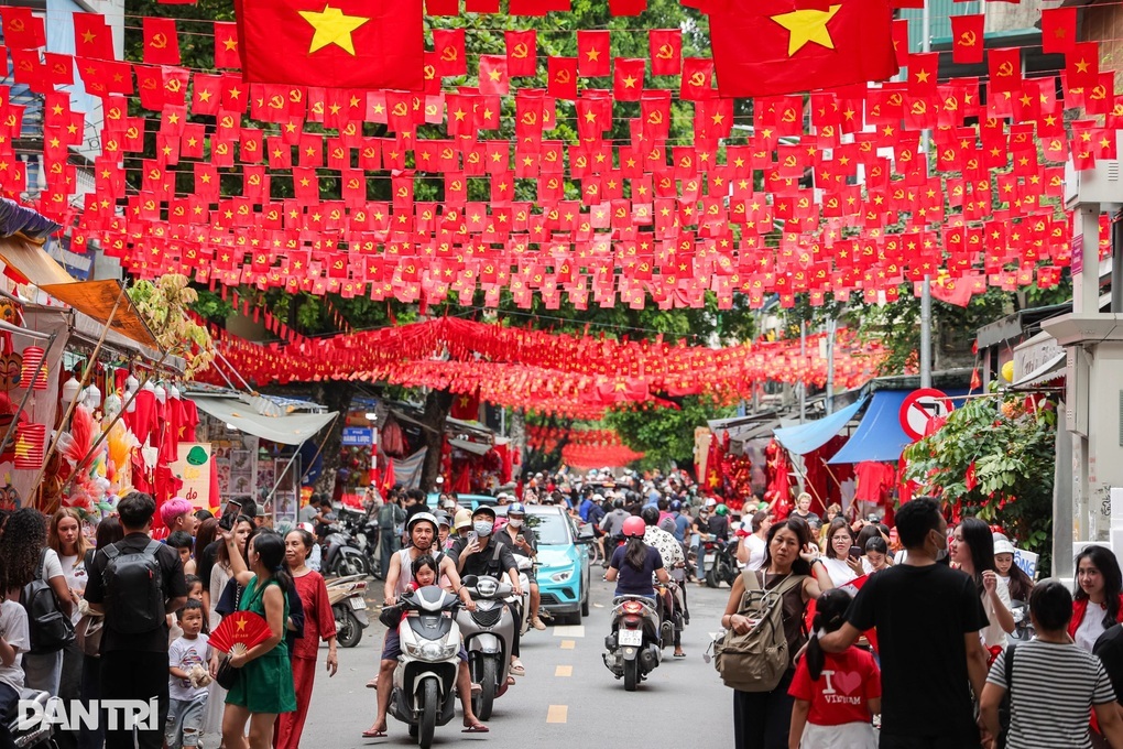 Tặng quà 100.000 đồng người dân dịp Quốc khánh: Đã chuyển gần 5.700 tỷ đồng - 1 Tặng quà 100.000 đồng người dân dịp Quốc khánh: Đã chuyển gần 5.700 tỷ đồng - 1
