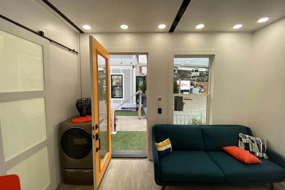 Bên trong nhà đi thuê 36 m2 của tỷ phú giàu thứ 2 thế giới - 11 Bên trong nhà đi thuê 36 m2 của tỷ phú giàu thứ 2 thế giới - 11