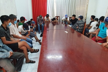 Bắt 57 đối tượng đánh bạc bằng game bắn cá, tạm giữ gần 300 triệu đồng