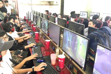 Cẩn thận với màn hình máy tính không rõ nguồn gốc