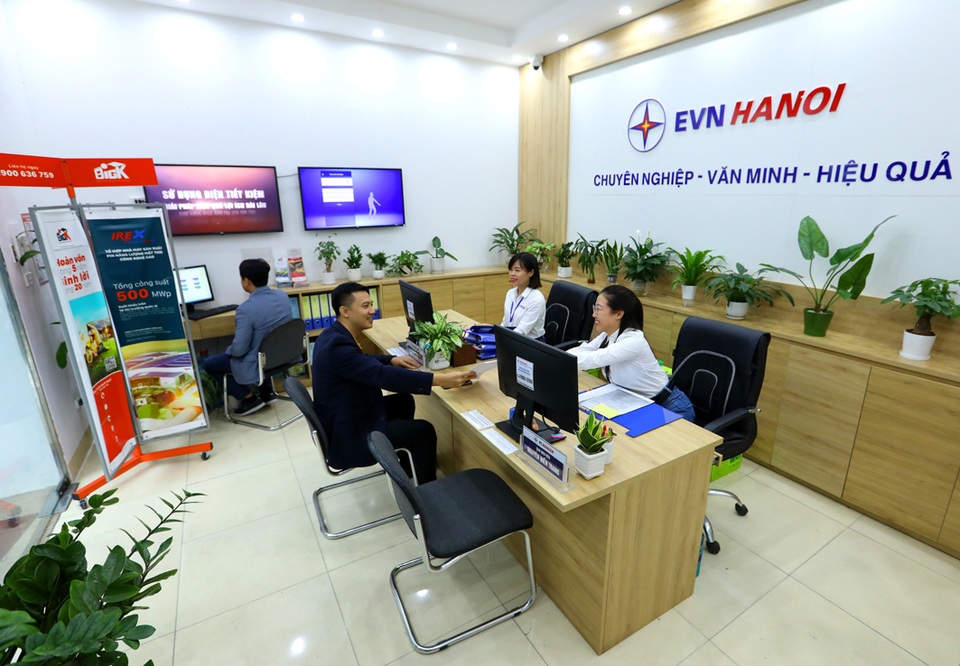 Công ty Điện lực Hoàn Kiếm: Khẳng định tư duy đổi mới hướng đến khách hàng sử dụng điện - 2 Công ty Điện lực Hoàn Kiếm: Khẳng định tư duy đổi mới hướng đến khách hàng sử dụng điện - 2