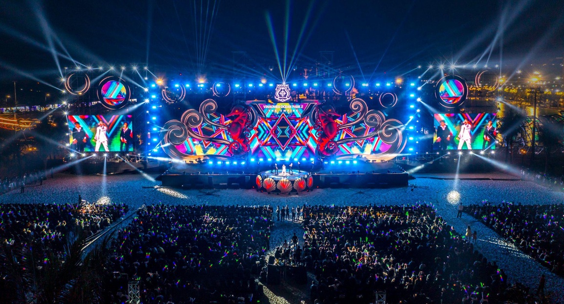 Pháo hoa rực rỡ khai trương tổ hợp biển tạo sóng ở Vinhomes Ocean Park 2 - 11 Pháo hoa rực rỡ khai trương tổ hợp biển tạo sóng ở Vinhomes Ocean Park 2 - 11