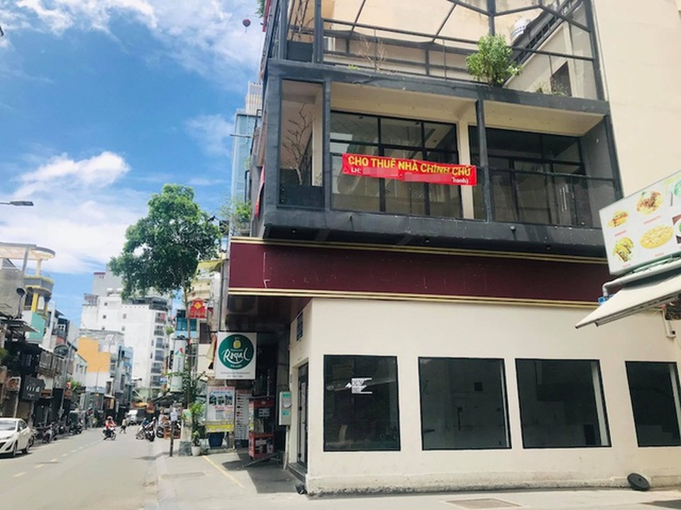 Nhà phố tiền tỷ giảm giá sốc, chủ nhà vẫn méo mặt tìm khách thuê - 1 Nhà phố tiền tỷ giảm giá sốc, chủ nhà vẫn méo mặt tìm khách thuê - 1