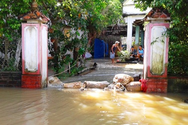 Phó Chủ tịch xã bị lũ cuốn tử vong