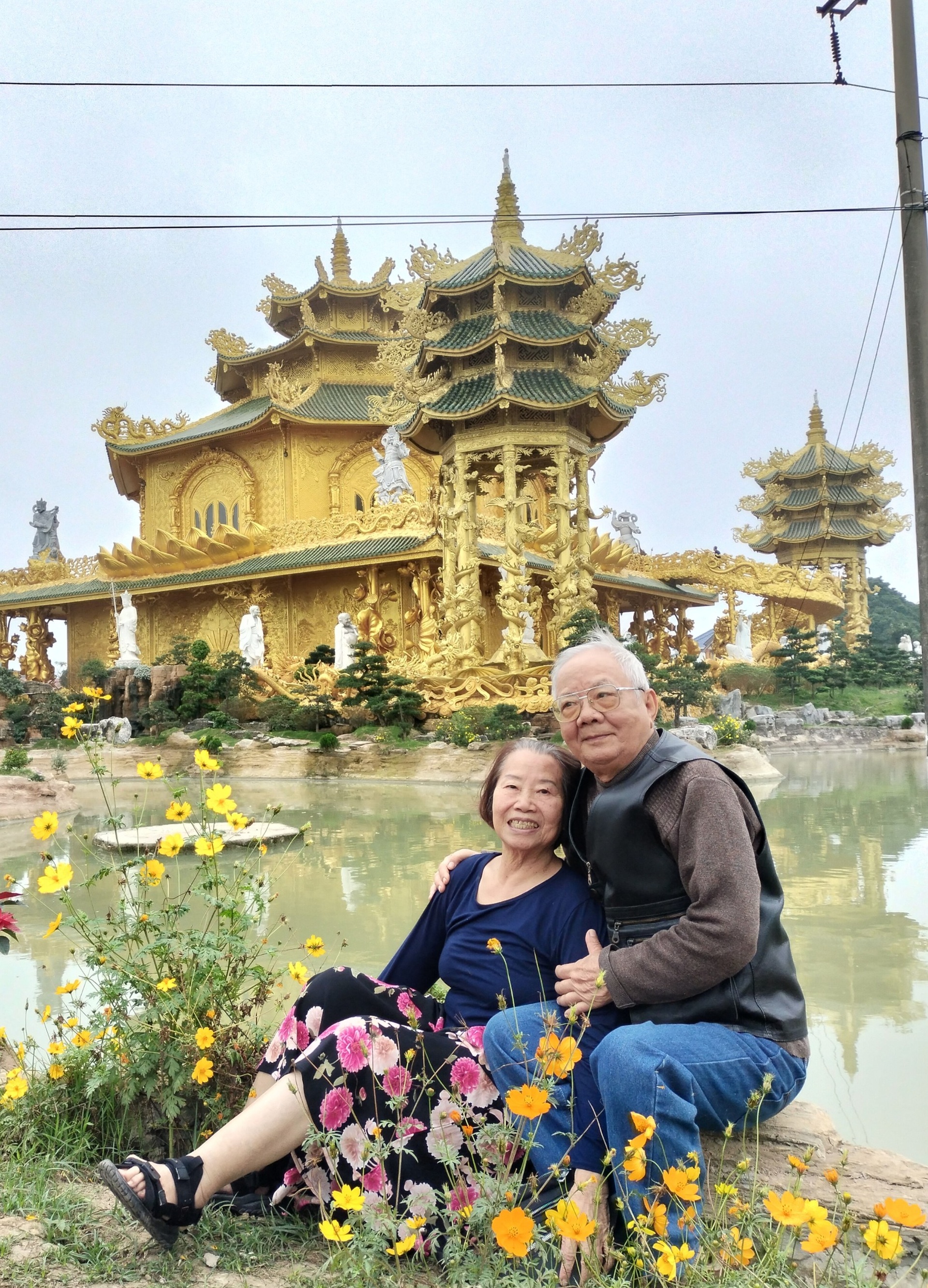 Chuyện tình ông 85 tuổi, bà 80 tuổi ở Hà Nội quen nhau qua ứng dụng hẹn hò - 8 Chuyện tình ông 85 tuổi, bà 80 tuổi ở Hà Nội quen nhau qua ứng dụng hẹn hò - 8