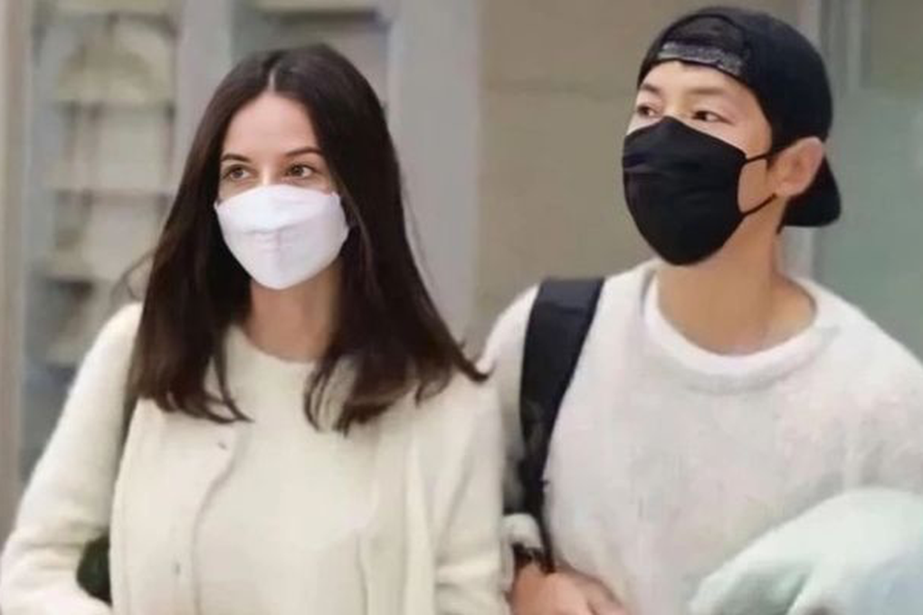 Song Joong Ki bị nói dựa hơi bạn gái ngoại quốc, công ty quản lý lên tiếng - 1 Song Joong Ki bị nói dựa hơi bạn gái ngoại quốc, công ty quản lý lên tiếng - 1