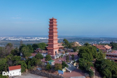 "Danh lam đệ nhất tháp" cao sừng sững 9 tầng tại Hải Phòng