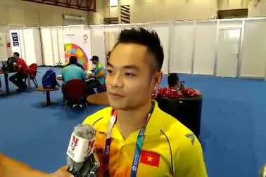 Quốc Khánh hạnh phúc với tấm HCB Asiad wushu nội dung nam côn