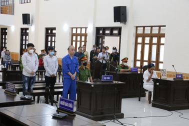 Tài xế Mercedes tông chết người ở Bình Thuận lĩnh 4 năm tù