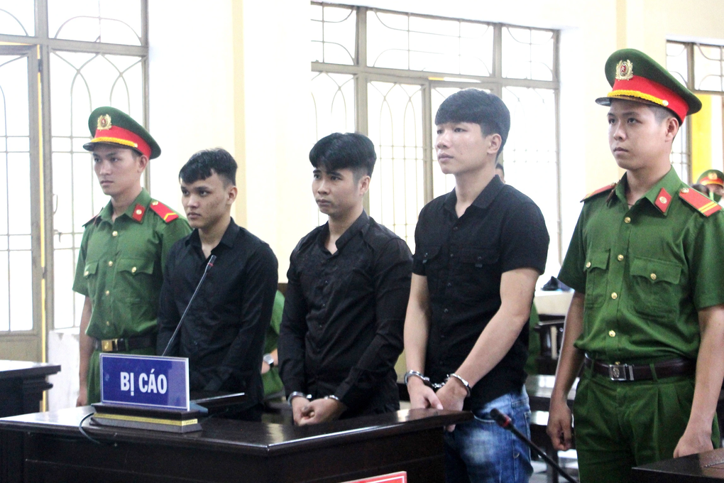Hỗn chiến chết người, 3 thanh niên lĩnh 56 năm tù - 1 Hỗn chiến chết người, 3 thanh niên lĩnh 56 năm tù - 1