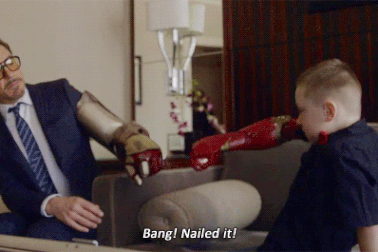 Xúc động với những món quà ý nghĩa dành tặng fan của sao thế giới