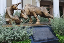 HSX phát hiện ca dương tính Covid-19, vẫn giao dịch chứng khoán