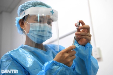 Dự thảo 2 tiêu chí đưa TPHCM, Hà Nội trở lại trạng thái bình thường mới