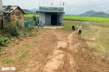 Gần 100 cô trò vùng cao mong bạn đọc Báo Dân trí giúp thoát cảnh học nhờ