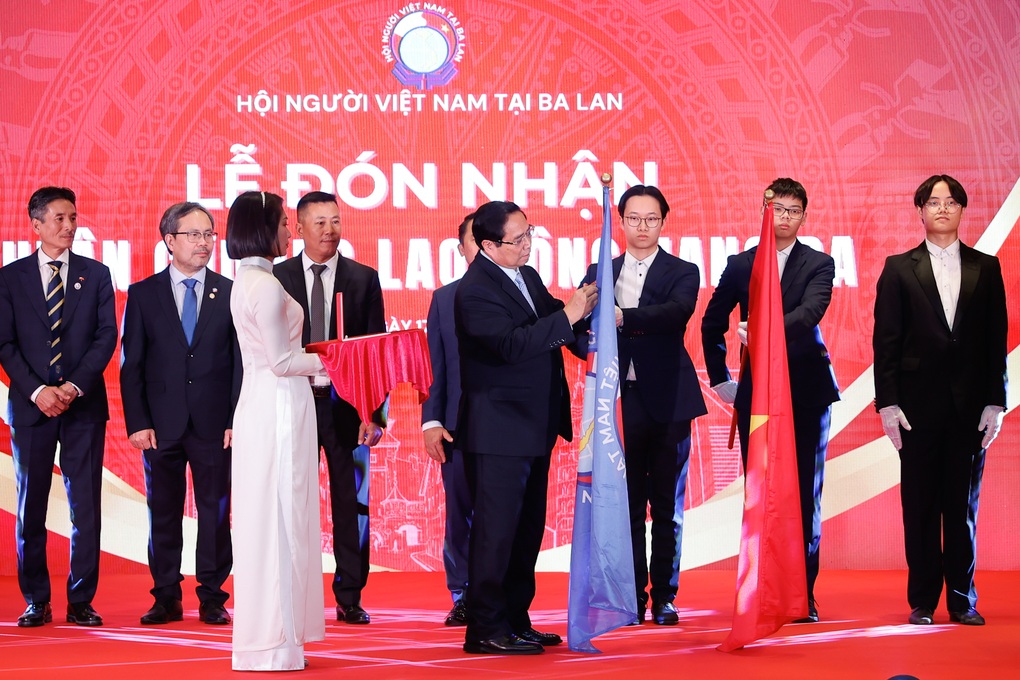 Thủ tướng và Phu nhân dự chương trình Xuân quê hương tại Ba Lan - 3 Thủ tướng và Phu nhân dự chương trình Xuân quê hương tại Ba Lan - 3